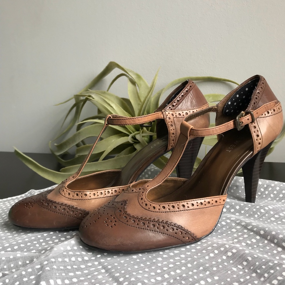 Vintage style t-strap heels